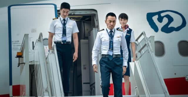如果你想独享整排座位，机组人员会告诉你具体的座位